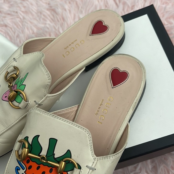 Wmn’s Gucci Princeton Strawberry Mules - Picture 4 of 13